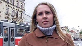 Tình yêu của cậu con trai với má khi bố luôn đi làm về lúc nữa đêm