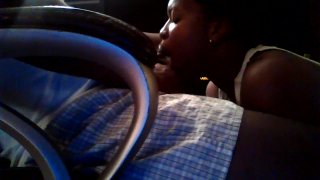 Cô gái trần nhà đẹp như mơ! Thật là một nụ cười ngọt ngào! Cởi bỏ sự cám dỗ, bộ ngực nhỏ, xòe mái tóc nhỏ căng chặt, xoắn vòng eo thon thả đầy quyến rũ