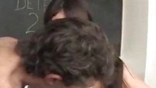 Ông xã nhìn Người vợ làm người mẫu ảnh rồi bị ông chủ Trả bài trước mặt