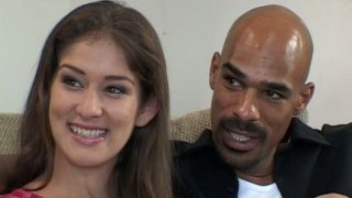 Em gái tôi lên cơn dâm mỗi khi say rượu