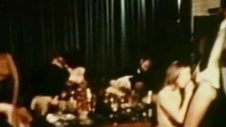 Em gái cùng cha khác mẹ của tôi đã vào nhầm phòng sao?