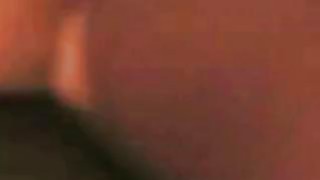 Cô bé Loli thuần khiết với mái tóc buộc hai bên trông thật ngọt ngào và dịu dàng. Cô ấy cưỡi lên người tôi và xoay eo. Cô ta quan hệ với tôi từ góc nhìn thứ nhất rồi bắn bạn gái bên cạnh.