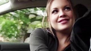 Anh hói buồi to nện cháy máy cô em hàng múp đang nứng