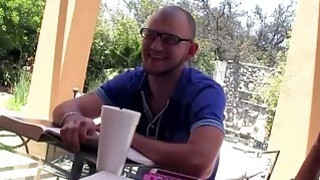 Người vợ lạnh nhạt, tôi được cô đối tác xinh đẹp rủ vào khách sạn