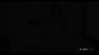 Cháu gái ăn mặc hở hang bị chú ruột địt phồng lồn