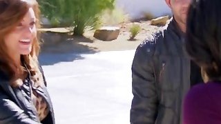 Má tôi tái hôn nhưng không biết rằng bố dượng chỉ muốn xoạc tôi