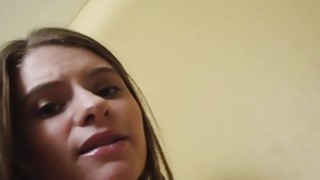 Em có muốn thử bú ti hai chị không