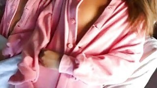 Henley Hart vào vai Cherry Mouth