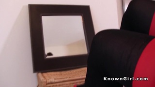 Người phụ nữ trưởng thành quan hệ tình dục dữ dội đạt cực khoái liên tục, xuất tinh nhiều lần và sau đó quan hệ tình dục lần nữa