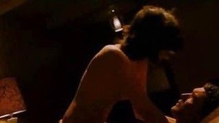 Số điện thoại của chồng là số điện thoại của vợ...