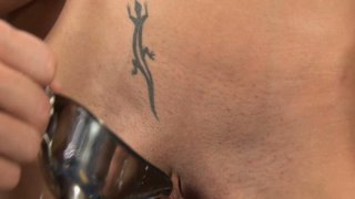 Misa Amane cảm thấy một con cặc lớn trong cái lồn ướt át của cô ấy