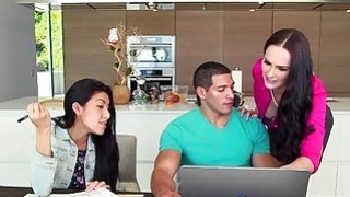 如果你性慾旺盛，而你的妻子在做夢，就操她的妹妹，沒問題