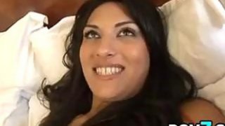 Trai tân buồi dài địt cùng lúc hai em gái ngành cực dâm