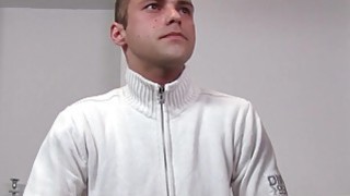 Xin lỗi anh trai, chị dâu "ngon" quá em không cưỡng lại được