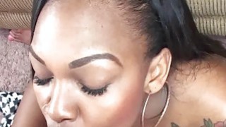 Cô nàng muốn tạo một ký ức khó quên cho chàng trai tuổi mới lớn