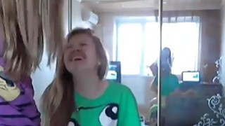 Nuôi dưỡng cháu gái dễ thương chỉ để địt