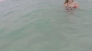 Bị nhốt trong căn phòng ngập rác với tên thất nghiệp biến thái