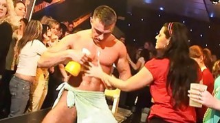 để má dạy con về tình dục để con không phải bỡ ngỡ