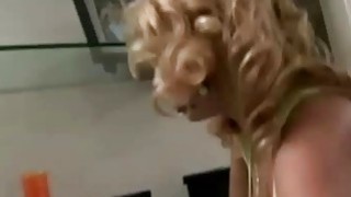 Nữ thần đỉnh cao với ngoại hình cao ráo, được gọi là "Tiểu Đồng Lệ Nhã", có đường nét tinh tế và diễn xuất đầy nhiệt huyết trong suốt quá trình, khiến người ta không thể dừng lại...