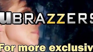 Phim Sex Trên Xe Hơi - Cô nàng tóc đỏ Linda Sweet quan hệ với tài xế của mình