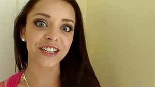 đi làm ăn xa, thanh niên gọi "bồ mưa" về nhà trọ tâm sự