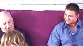 ông xã say xỉn, bà xã bị cả công ty của gã chồng xxx trong chuyến đi chơi nghỉ dưỡng